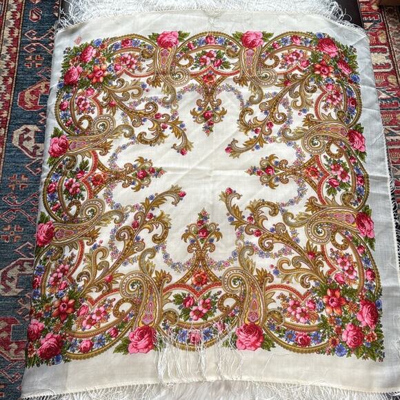 Platkiru Russian Ivory and Pink Paisley Scarf - Picture 4 of 6